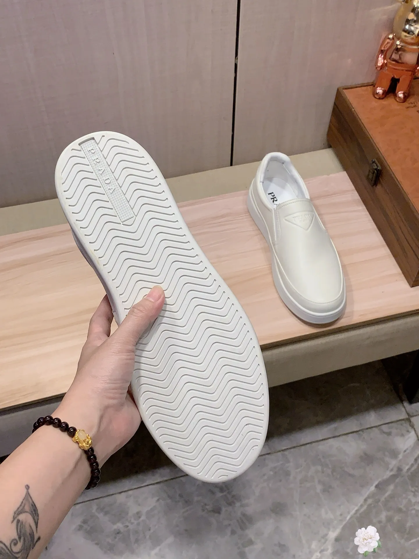 Men's Men's Shoes💰442💰💰🎩🎩[Lightning][Lightning] "PRADA*" The latest and most popular casual shoes, top brand [seduce] luxury ~ purchasing agency, top quality ~. [Strong] The upper is made of imported breathable cowhide with material ➕ breathable sheepskin feet (•) and fine workmanship. The original stylish and stylish soft rubber wear-resistant and non-slip outsole is light and comfortable on the feet. The real thing looks better when photographed. b66: code: 38-44, 4️⃣ colors selected